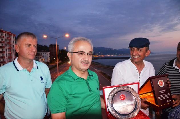 Karadeniz sahil yolunda iftar keyfi