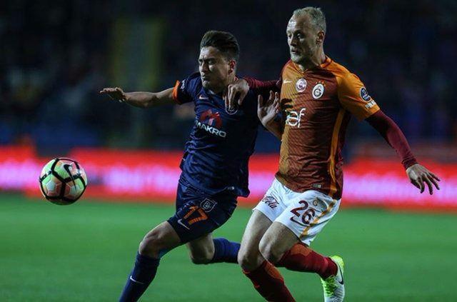 <p>Geçtiğimiz sezon ortaya koyduğu performansla Başakşehir’in ligi ikinci bitirmesinde büyük pay sahibi olan Cengiz Ünder, Avrupa’dan birçok kulübün de radarına girmişti. </p>

