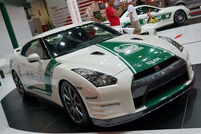 <p>Nissan GT-R, 100 bin dolarlık fiyatıyla filodaki en ucuz araçlardan biri. 315 km hıza ulaşabilen araçta 545 beygir güç üreten V6 motor bulunuyor.</p>
