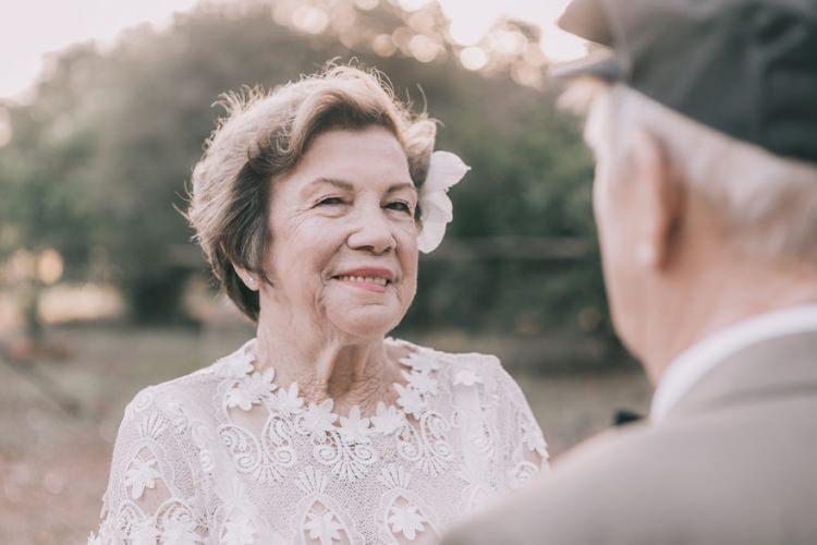 <p>Rosa ve Russo’yu 60 yıl önce evlendikleri yere götürüp bu muhteşem fotoğrafları çektirler.</p>
