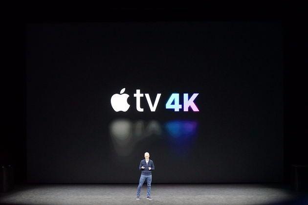 <p><strong><span style="color:#FFD700">20:38</span> </strong>Apple Watch Series 3, 9 ülkede ve ABD'deki 4 büyük operatörle ortak satışa çıkacak. İlk çıkacağı ülkeler arasında henüz Türkiye yok. 15 eylülde sipariş verilebilen saatin çıkış tarihi ise 22 eylül olacak.</p>