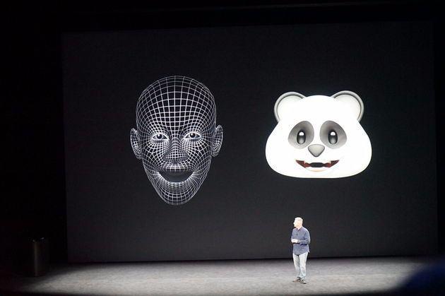 <p><strong><span style="color:#FFD700">21:33</span> </strong>Animoji'ler ise iPhone X'in en sıra dışı özelliği olabilir. </p>

<p> </p>
