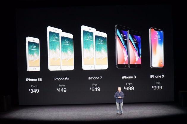 <p><span style="color:#FFD700"><strong>=> İŞTE İPHONE FİYATLARI</strong></span></p>

<p><strong>21:50 </strong>27 Ekim'de ön siparişe çıkacak olan telefon 3 Kasım'da satışa çıkacak.</p>

<p><strong>21:50 </strong>iPhone X, 64 ve 256 GB kapasiteye sahip olacak ve 999 dolardan başlayacak. </p>

<p><strong>21:51 </strong>İşte iPhone fiyatları karşı karşıya...</p>
