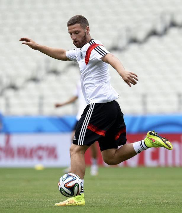 <p>Shkodran Mustafi (Almanya)</p>
