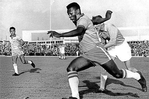 <p><strong>5. Pele</strong></p>
<p> </p>
<p>Ülkesi: Brezilya Gol sayısı: 12</p>