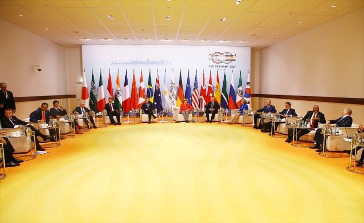 <p>Toplantıya Cumhurbaşkanı Recep Tayyip Erdoğan, İngiltere Başbakanı Theresa May ve ABD Başkanı Donald Trump da katıldı.</p>

