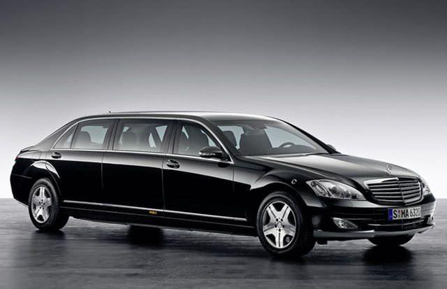<p>Mercedes- Benz Pullman S600</p>

<p> </p>
