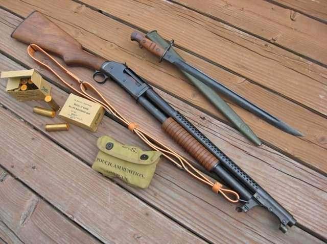 <p>Winchester 1897</p>
