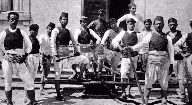 <p>İlk itfaiye teşkilatı Lale devri'nde oluşturuldu.</p>
