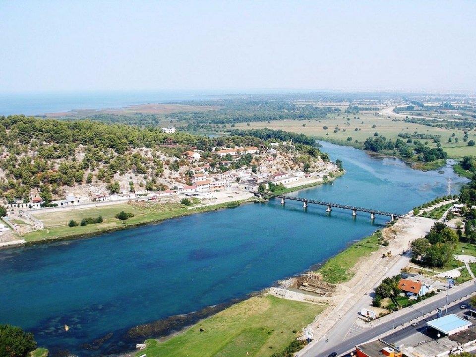 <p>Balkanların en büyük gölü İşkodra'dır.</p>