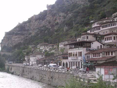 <p>Osmanlı Devleti'nden en son ayrılan millet Arnavutlar'dır.</p>
