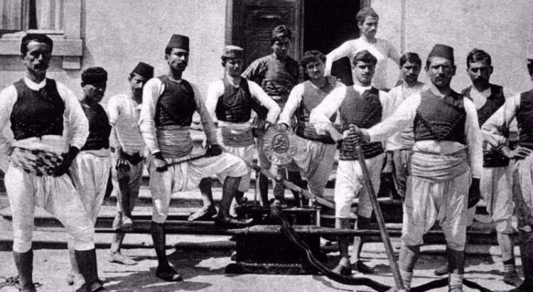 <p>İlk itfaiye teşkilatı Lale devri'nde oluşturuldu.</p>
