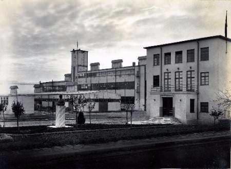 <p>İlk kağıt fabrikası Lale devri'nde Yalova'da açıldı.</p>
