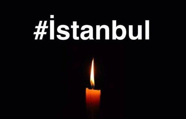<p><span style="color:#FFFFFF">Dünyanın bir çok yerinden insanlar, #prayforturkey ve #prayforistanbul (Türkiye için dua et) etiketleriyle sosyal medya üzerinden Türkiye'deki terör saldırısını lanetleyen mesajlar paylaşıyor.</span></p>
