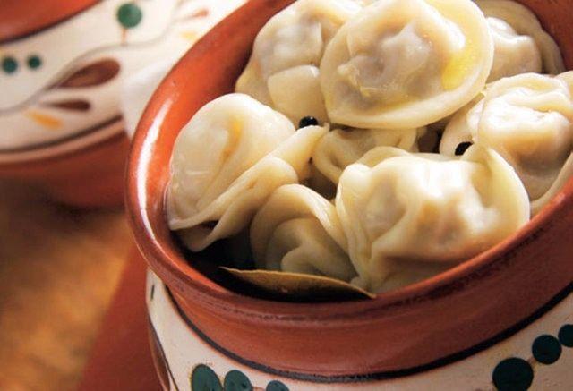 <p>Rus kahvaltısı:</p>

<p>Yüksek kalorili havyar, lakerda ve balık ürünleri Rus kahvaltı sofralarının başrolünde. Rus yumurtası ve lakerdalı esmer ekmek ‘wolga-schnitte’ dünyaca ünlü.</p>
