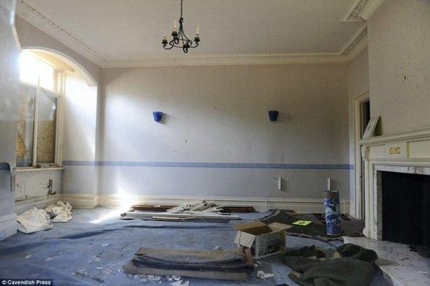 <p>Döneminde paha biçilemeyen Victoria Konağı şuan 500 bin Sterlin'den satışa çıkan evi Manchester Havayolları satın alacak.</p>