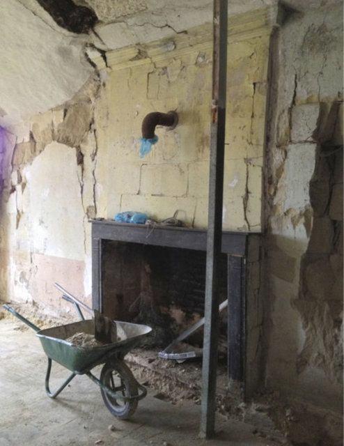 <p>Genç adam evin tadilatı için 10 farklı bankaya kredi başvurusunda bulundu ancak hiç biri kabul edilmedi.</p>