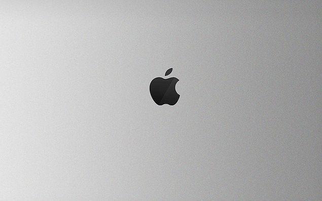 <p><strong>Apple</strong><br />
<br />
Bir dünya devi olan elektronik şirketinin logosu ile ilgili birçok şehir efsanesi dolaşmaktadır. Bunlardan biri de logodaki ısırılmış elmanın, Enigma şifrelerini çözen ve bilgisayarın babası sayılan dahi matematikçi Alan Turing'e atıfta bulunduğudur. Zira Turing, siyanürlü bir elmayı ısırarak intihar etmiştir. Zaten logonun ilk halinde gökkuşağı renkleri de vardı. Bir diğer iddia ise Ron Wayne tarafından Isaac Newton'un kafasına düşen elmayı imgeleyerek tasarlanmıştır. Daha sonra sembolün kirazla karışmaması için ısırık detayı eklenmiştir.</p>

<p> </p>
