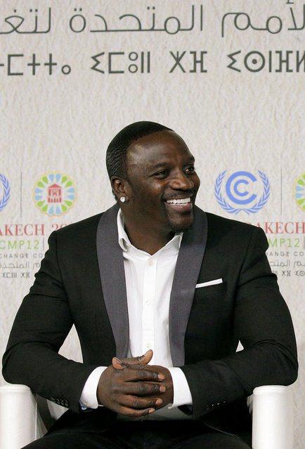<p>Müslüman babaya sahip Akon da Müslüman dinine inanan ünlüler arasında.</p>
<p> </p>