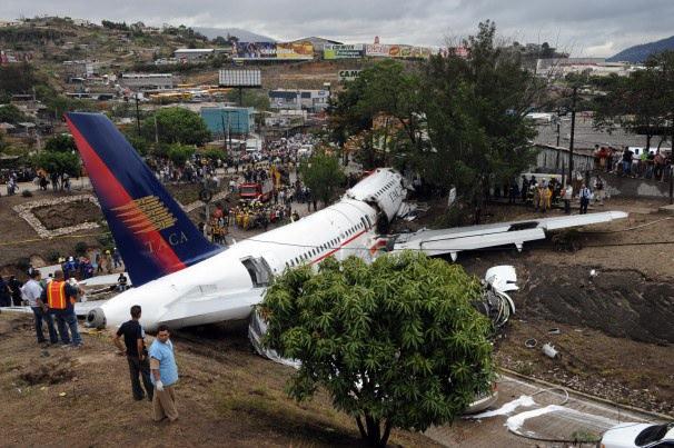 Başkent Tegucigalpa’da bulunan Toncontin havaalanının kapatılması geçmişte bir çok kez gündeme geldi.
