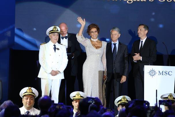 <p>MSC Cruises şirketinin, dünyanın sekizinci harikası olarak nitelenen gemisi MSC Meraviglia gemisi, 03 Haziran Cumartesi günü Fransa’nın Le Havre limanında, dünyaca ünlü aktris Sophia Loren’in isim anneliğini yaptığı tören eşliğinde denizlere merhaba dedi. 171,598 Gross Ton ağırlığında ve 5.714 yolcu kapasitesi ile bugüne kadar Avrupalı bir gemi firması tarafından yapılan en büyük gemi olarak tarihe geçti.</p>

<p> </p>
