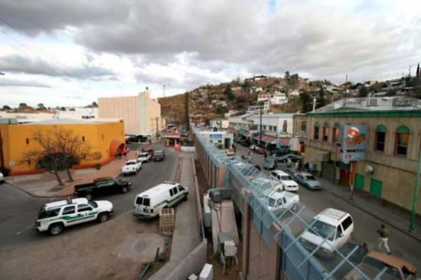 <p><strong>Amerika - Meksika</strong></p>

<p> </p>

<p> </p>

<p>Sol taraf Amerika, Arizona, sağ taraf Meksika, Sonora.</p>
