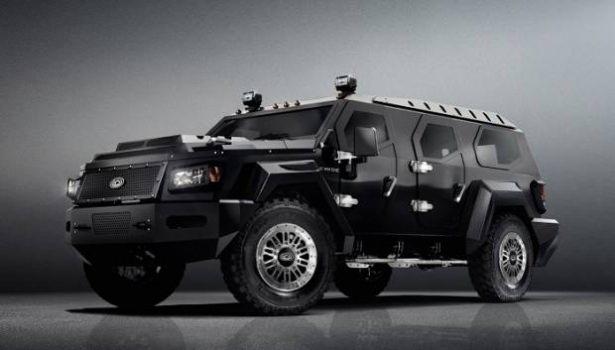 <p>Knight XV 629.000 Dolar .Knight XV, dünyanın önde gelen zırhlı araç üreticisi Conquest’in amiral gemisidir. Conquest’e göre XV, oldukça iyi bir tür. Knight XV, sadece 100 araçla sınırlı olduğundan çok nadir bulunuyor. Araçta V10 motor, askeri sınıf tasarım ve yüksek mukavemetli zırh bulunmaktadır. Ayrıca aracın içinde TV, bar, soğutucu, ısıtmalı koltuklar ve eğlence için bir medya merkezi vardır.</p>