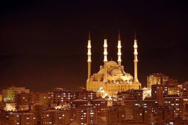 <p>Abdülhamithan Camii-Kahramanmaraş</p>

<p> </p>
