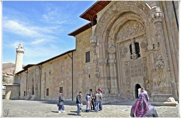 <p>Divriği Ulu Cami-Sivas</p>

<p> </p>
