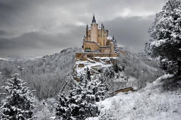 <p>Alcázar of Segovia - İspanya</p>
