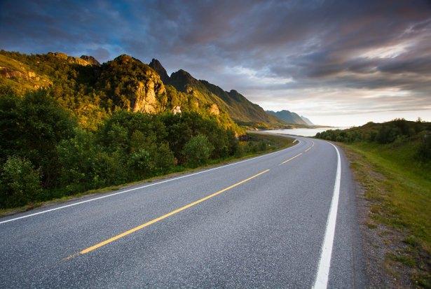 <p>Lofoten manzara yolu - Norveç</p>
