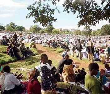 <p>Kenya'da bir ailenin gelirinin üçte biri rüşvete gidiyor.</p>