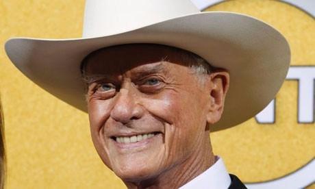 <p>Larry Hagman (JR.)Dallas dizisinin setinde hiç kimsenin sigara içmesine izin vermezdi.</p>
