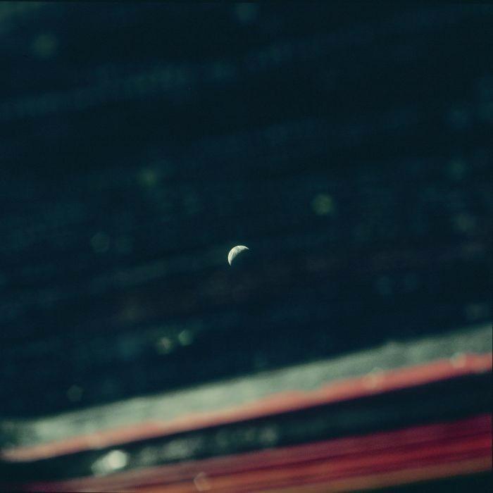 <p>Apollo 12 uzay aracı bir evin penceresinden görülüyordu.</p>

<p> </p>
