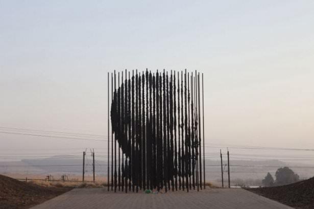 <p>Nelson Mandela Heykeli - Güney Afrika</p>
