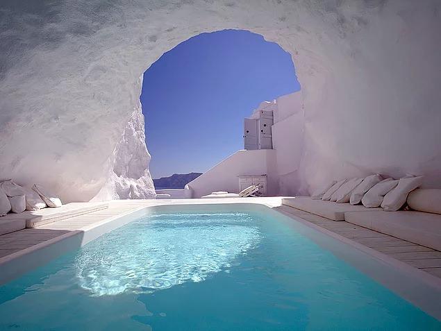 <p>Cave Pool, Santorini, Yunanistan</p>