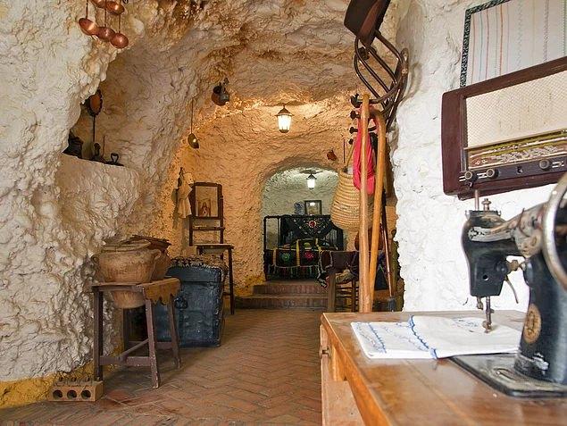 <p>House Cave, Sacromonte, İspanya</p>