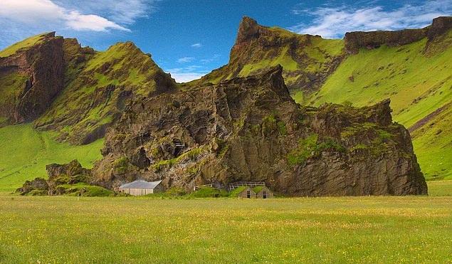 <p>Rock houses, İzlanda</p>
