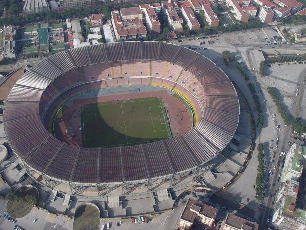 <p>56. San Paolo Stadı, Naples, İtalya</p>
<p> </p>