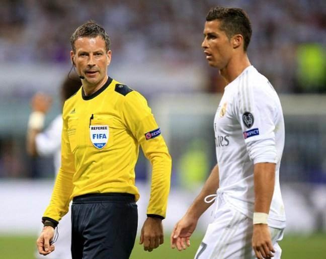 <p>1- Mark Clattenburg, 141 Puan (İngiltere)</p>

