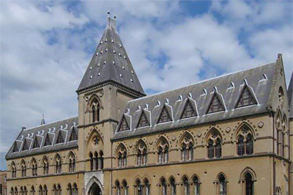 <p>5- Oxford Üniversitesi (İngiltere)</p>