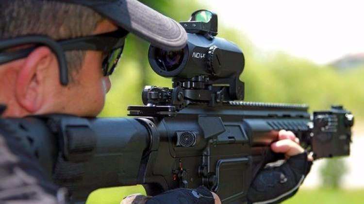 <p><strong>MİLLİ PİYADE TÜFEĞİ MPT 76</strong></p>

<p>MPT-76, TSK'nın envanterinde bulunan 500 bin adet HK-G3 piyade tüfeğinin yerine üretilen, bütün tasarımı ve hakları MKE (Makine Kimya Endüstrisi)’ye ait olan Yerli ve Milli piyade tüfeği.</p>
