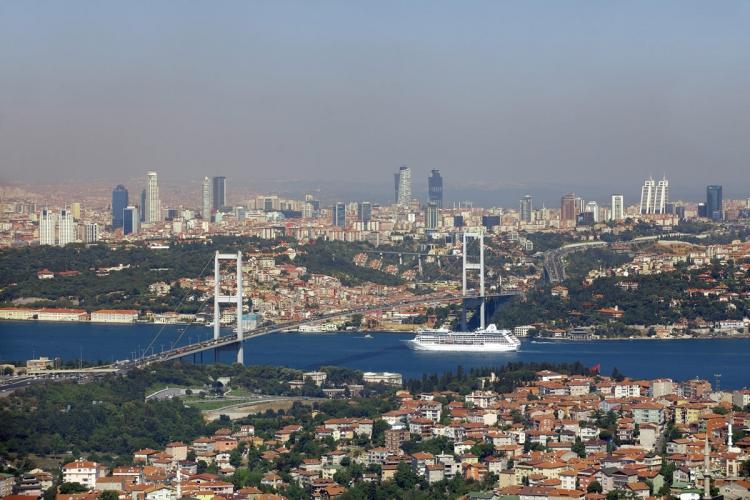 <p>Öte yandan, Türkiye'nin iş kurma kolaylığı bakımından 90. sıradan 79. sıraya yükselmesi dikkati çekti. Raporda, ayrıca Türkiye'nin iş yerlerine yönelik vergilendirme, ruhsatlama ve kayıt prosedürlerini geliştirdiği kaydedildi.</p>

<p> </p>
