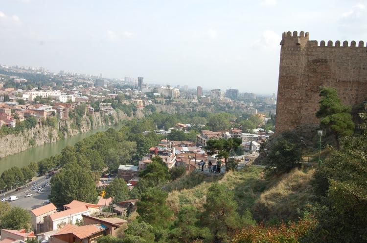 <p>Sıralamada en fazla yükselen 10 ülkeyi Brunei, Kazakistan, Kenya, Belarus, Endonezya, Sırbistan, Gürcistan, Pakistan, Birleşik Arap Emirlikleri ve Bahreyn oluştururken listenin son sıralarında önceki yıllarda olduğu gibi Afrika ülkeleri yer aldı.</p>
