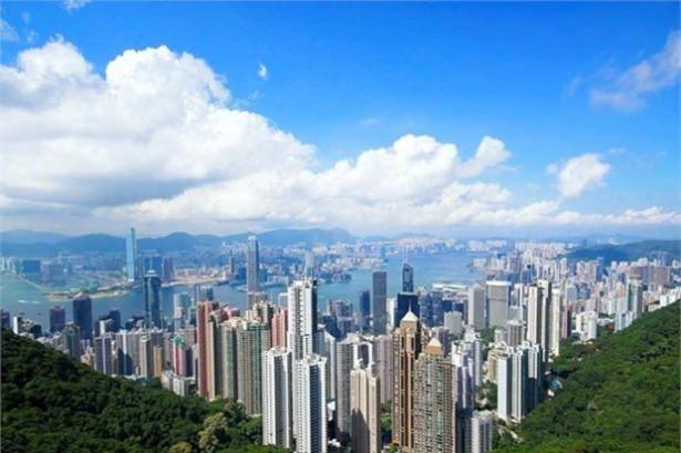 <p><strong>1. Peak Road - Hong Kong, Çin</strong></p>
<p>Metrekareye 114 bin dolar</p>