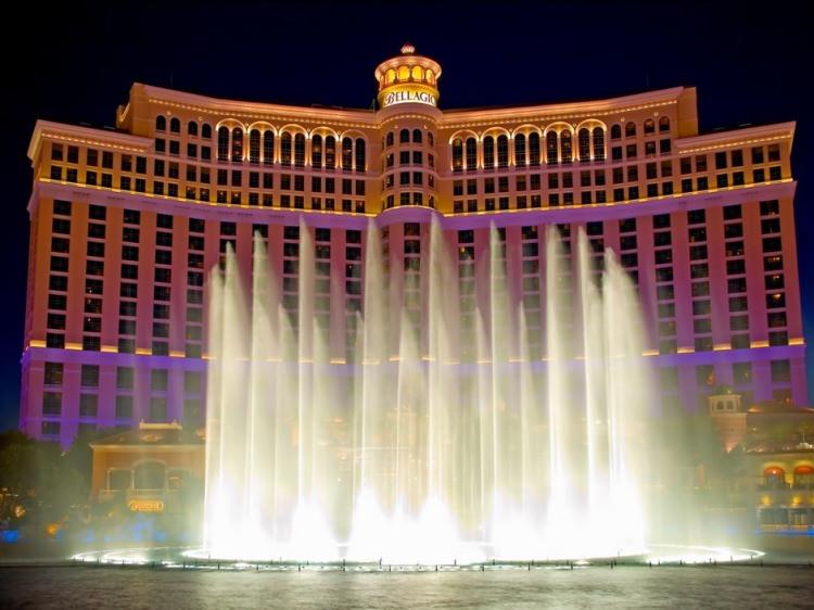 <p>13. Bellagio, Las Vegas</p>

<p>2,3 milyar dolar</p>
