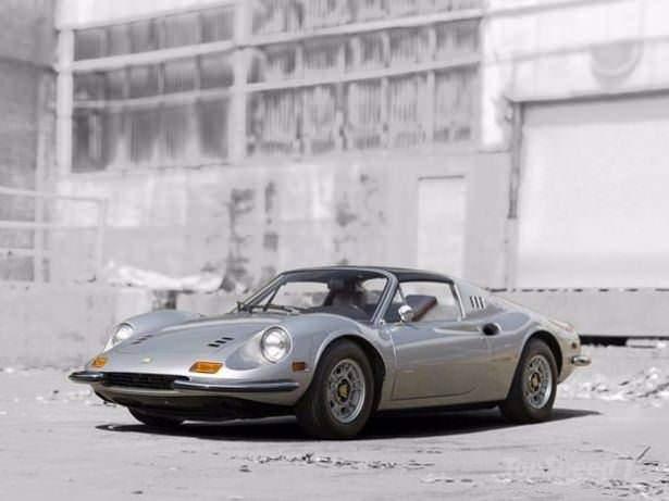 <p>1974 Ferrari Dino 246 GTS Sadece 2,295 tane üretilen ve en son üretilenlerden biri olan Dino 246</p>