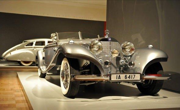 <p>1937 Mercedes-Benz 540K Spezial Roadster <br />
<br />
Fiyatı - $9,680,000</p>

