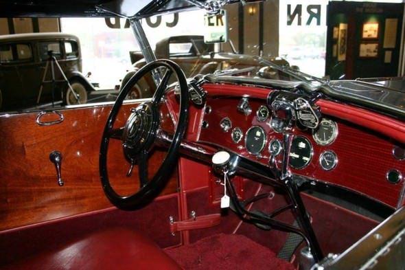 <p>1931 Duesenberg Model J <br />
<br />
Fiyatı - $10,340,000</p>