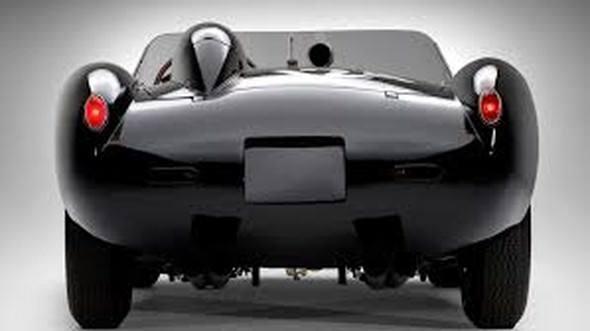 <p>1957 Ferrari 250 Testa Rossa <br />
<br />
Fiyatı - $12,402,500</p>